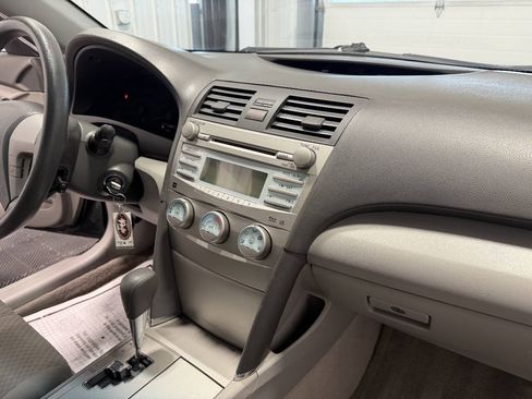 Used 2009 Toyota Camry LE FWD image 14