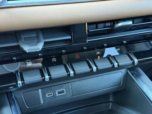 Used 2025 GMC Canyon AT4 w/ Technology Plus Package image 27