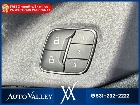 Used 2019 Ford Expedition Limited w/ Equipment Group 302A AWD/4WD image 16