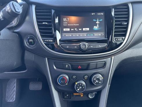 Used 2017 Chevrolet Trax LT w/ Sun & Sound Package image 24