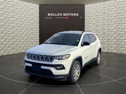 Certified 2022 Jeep Compass Latitude image 10