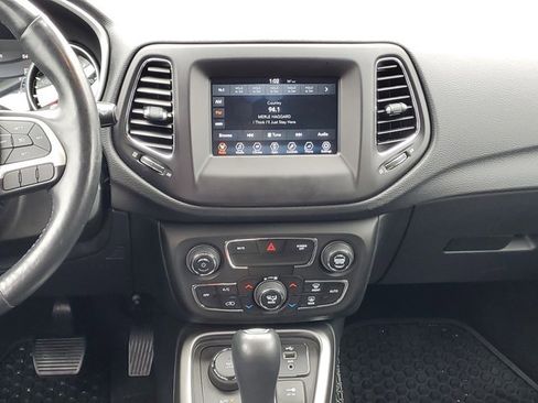 Used 2018 Jeep Compass Latitude w/ Popular Equipment Group AWD/4WD image 23