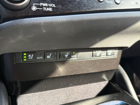 Used 2025 Lexus ES 350 w/ Premium Package FWD image 26