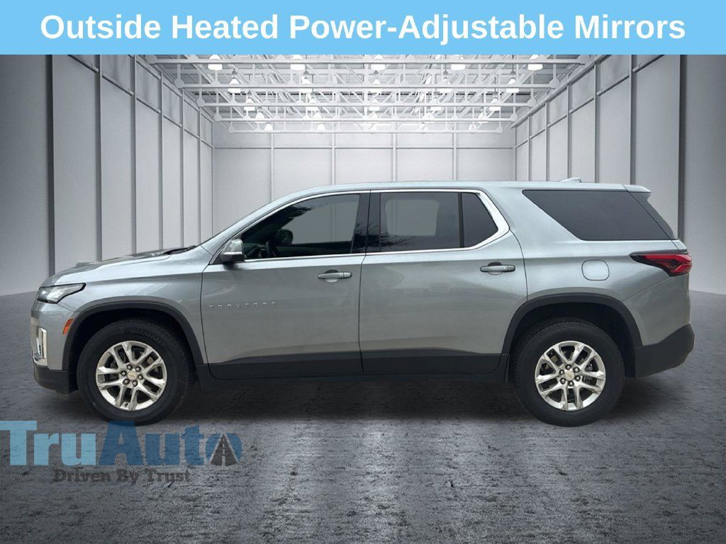 Used 2024 Chevrolet Traverse LS w/ Safety Package FWD image 4