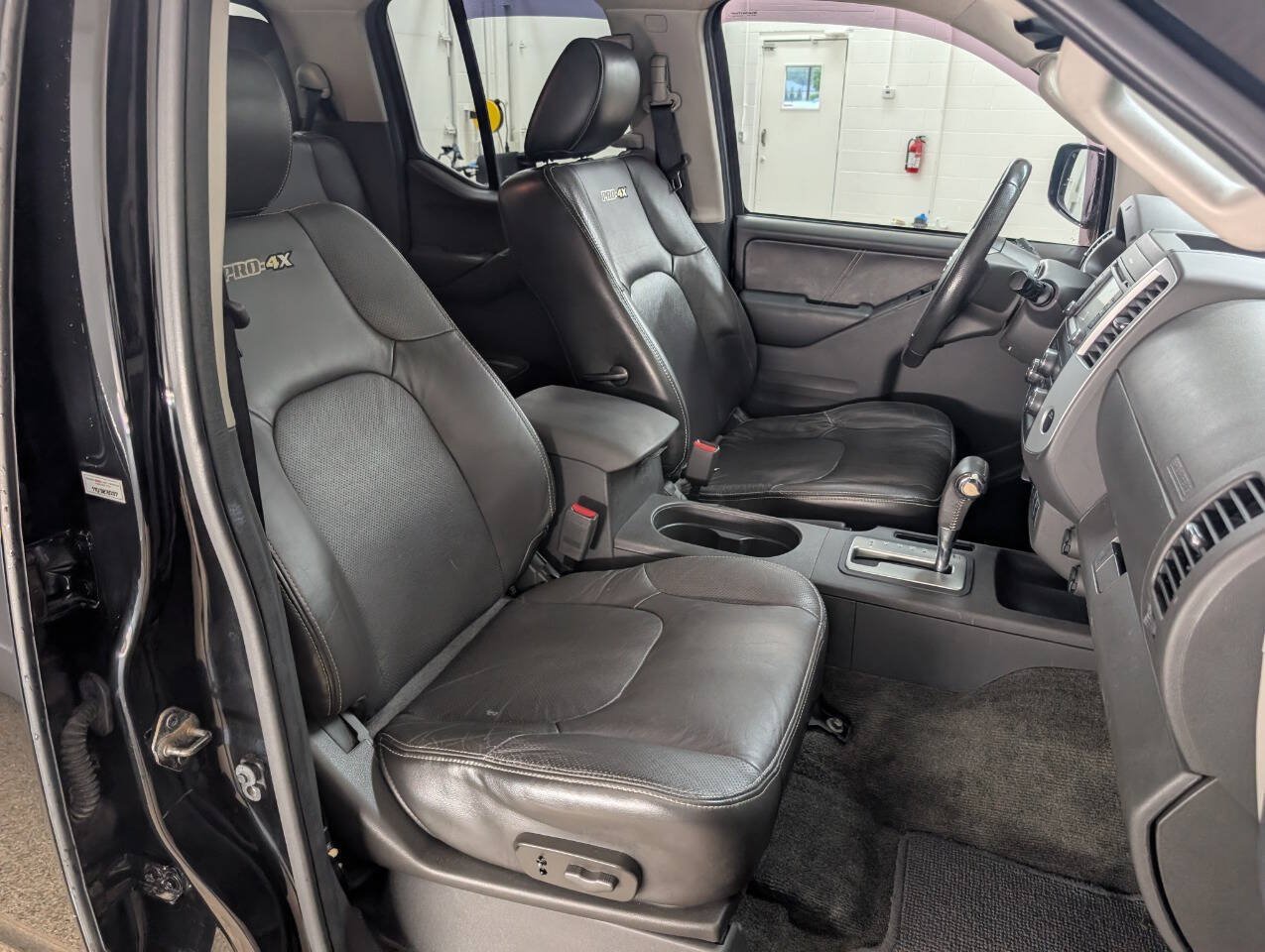 Used 2015 Nissan Frontier PRO-4X AWD/4WD image 20