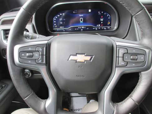 Used 2023 Chevrolet Suburban LT w/ Luxury Package image 26