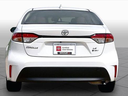 Certified 2026 Toyota Corolla LE FWD image 5