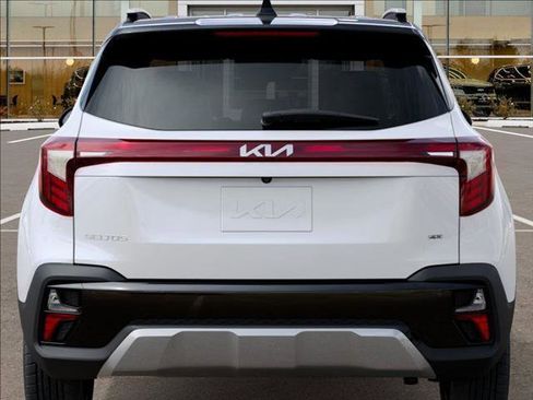 Used 2026 Kia Seltos S image 13