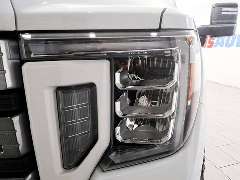 Used 2023 GMC Sierra 2500 AT4 w/ AT4 Premium Plus Package AWD/4WD image 9