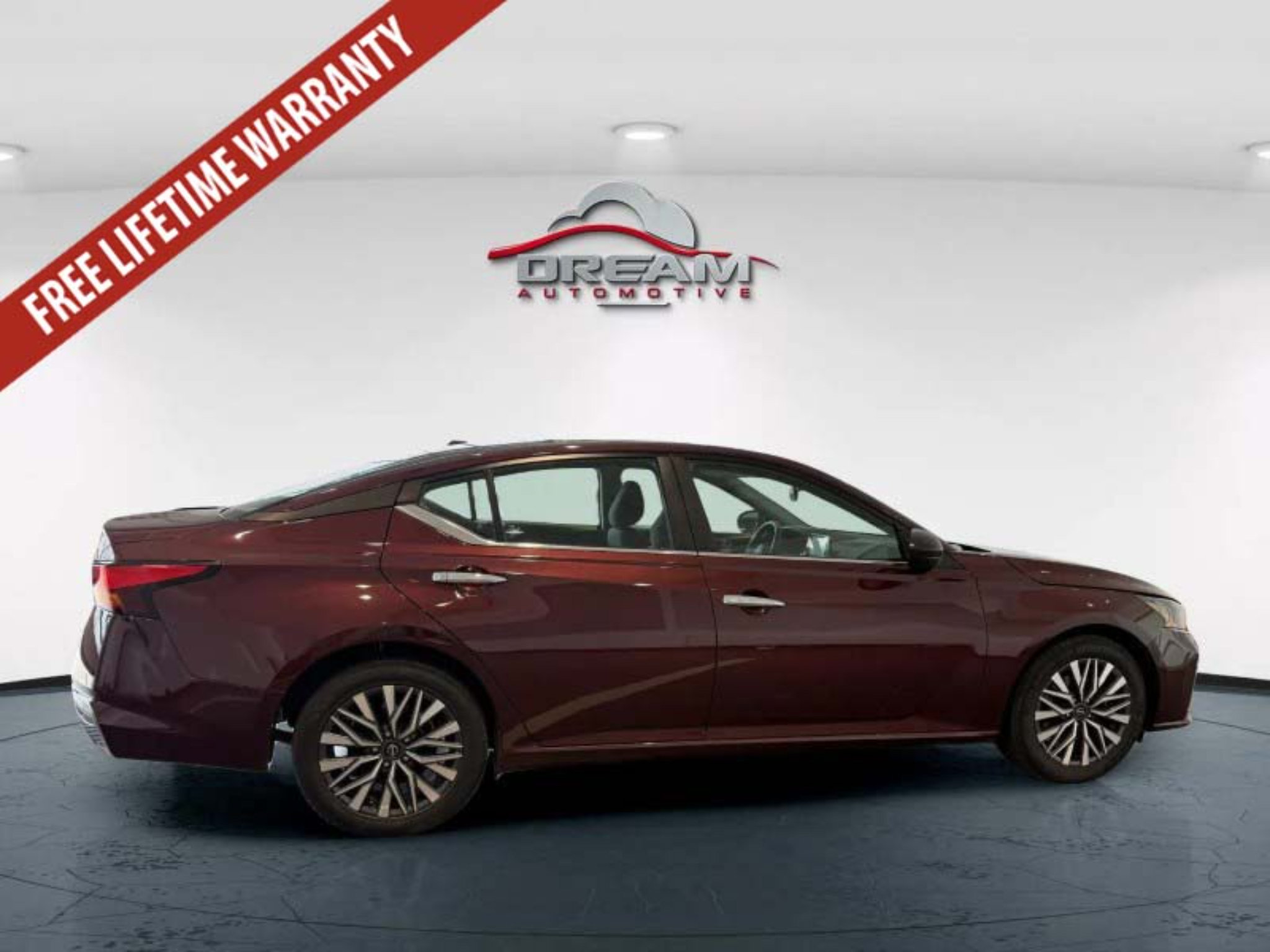 Used 2025 Nissan Altima 2.5 SV FWD image 21