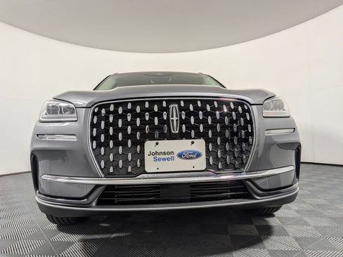 Used 2025 Lincoln Corsair Reserve w/ Equipment Group 202A AWD/4WD image 3