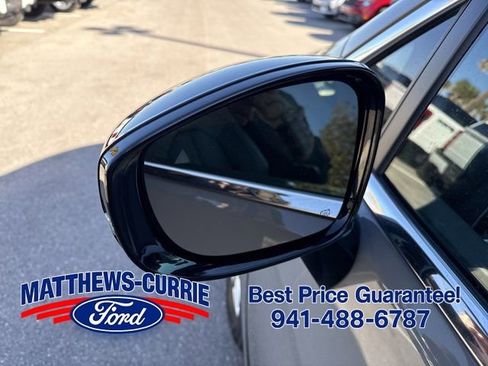Used 2025 Chrysler Pacifica Select FWD image 8
