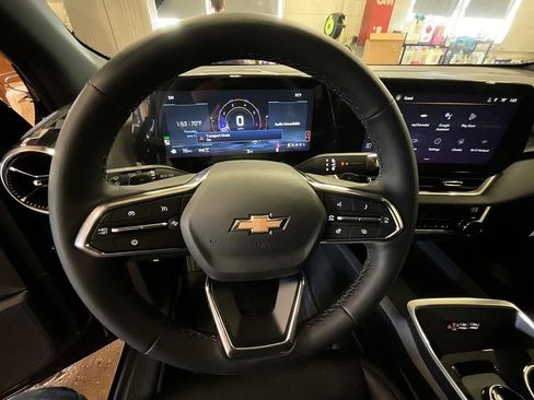 New 2026 Chevrolet Equinox LT w/ Convenience Package II AWD/4WD image 20