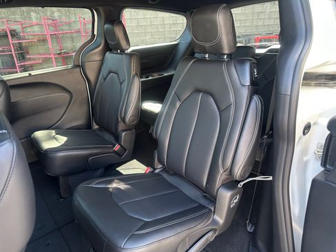New 2026 Chrysler Pacifica Select w/ S Appearance Package AWD/4WD image 16