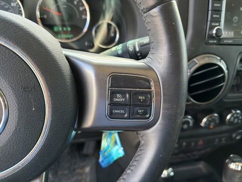 Used 2018 Jeep Wrangler Unlimited Sahara AWD/4WD image 20