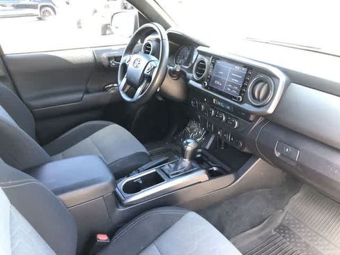 Used 2021 Toyota Tacoma TRD Off-Road AWD/4WD image 37