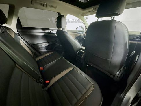 Used 2022 Volkswagen Taos SEL image 27