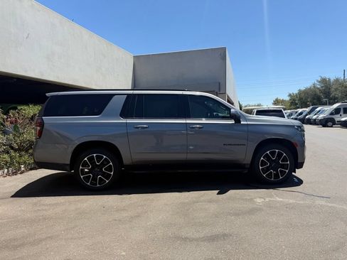 Used 2021 Chevrolet Suburban RST w/ Luxury Package AWD/4WD image 3