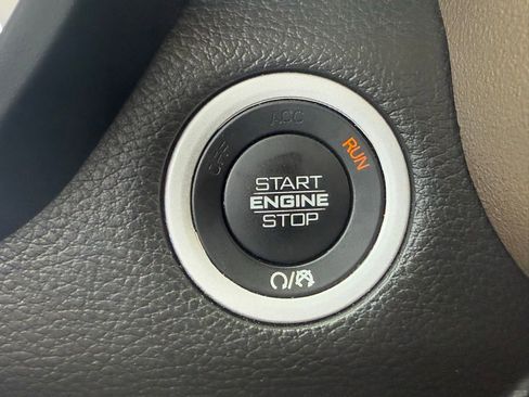 Certified 2021 RAM 1500 Laramie image 19