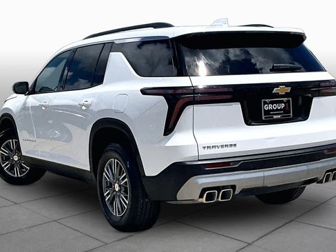 Used 2026 Chevrolet Traverse LT FWD image 12