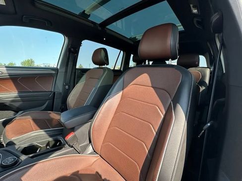 Certified 2022 Volkswagen Tiguan SEL R-Line AWD/4WD image 26