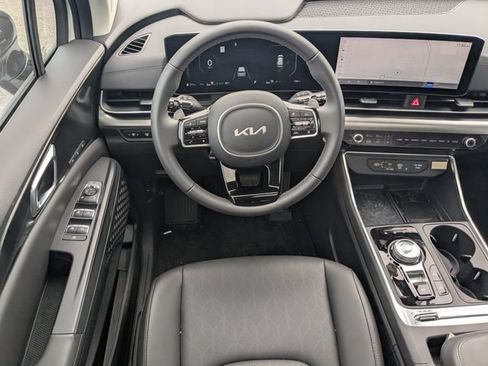 Certified 2025 Kia Carnival SX FWD image 16