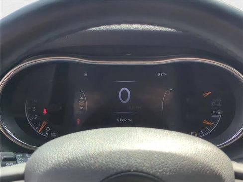 Used 2017 Jeep Grand Cherokee Laredo w/ Quick Order Package 2BE image 10