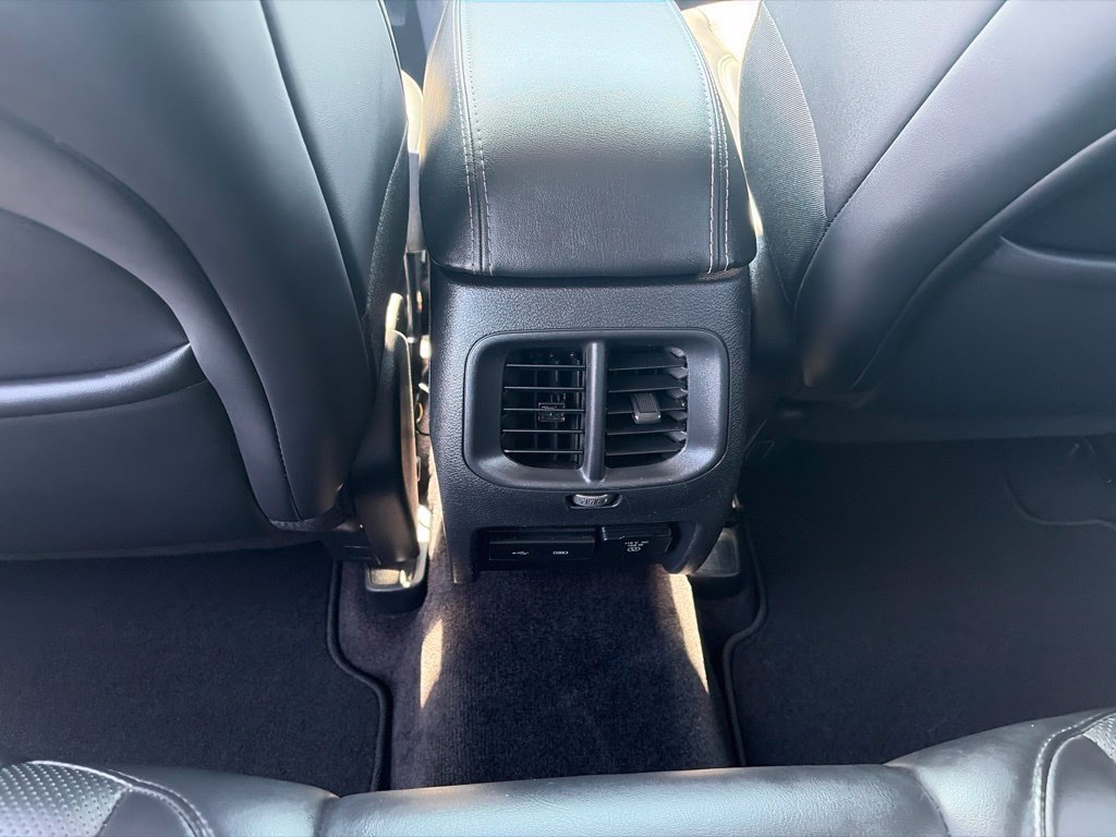 Used 2019 Jeep Cherokee Limited AWD/4WD image 10