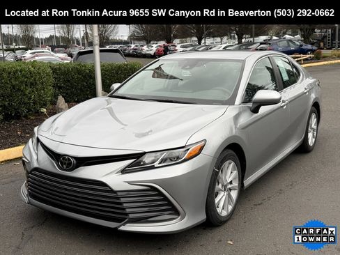 Used 2022 Toyota Camry LE w/ Carpet Mat Package (TMS) image 4