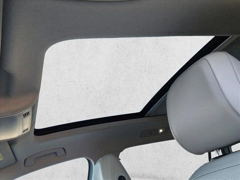 Used 2019 Volkswagen Tiguan SE image 14