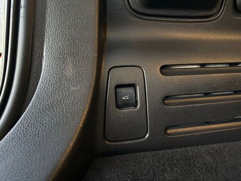 Used 2013 Ford Edge Limited image 25