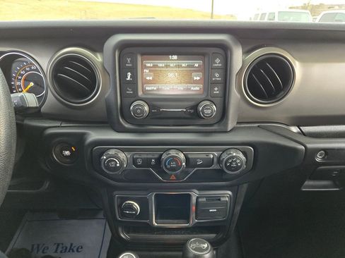 Used 2019 Jeep Wrangler Unlimited Sport image 18