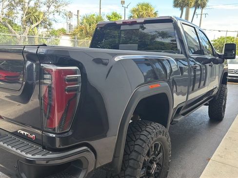Used 2025 GMC Sierra 2500 AT4 w/ AT4 Premium Plus Package AWD/4WD image 3