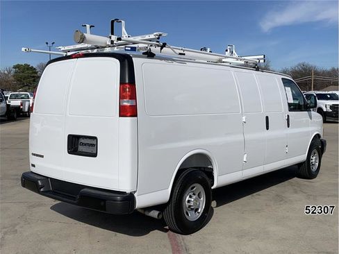 Used 2025 Chevrolet Express 2500 Extended w/ Communications Package image 2