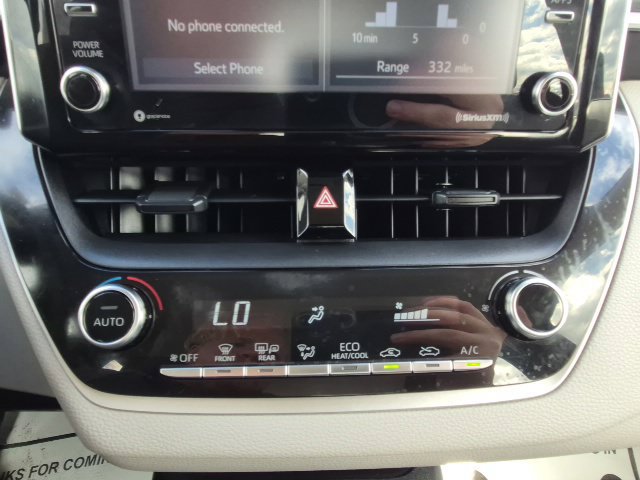Used 2021 Toyota Corolla LE w/ Carpet Mat Package (TMS) FWD image 26