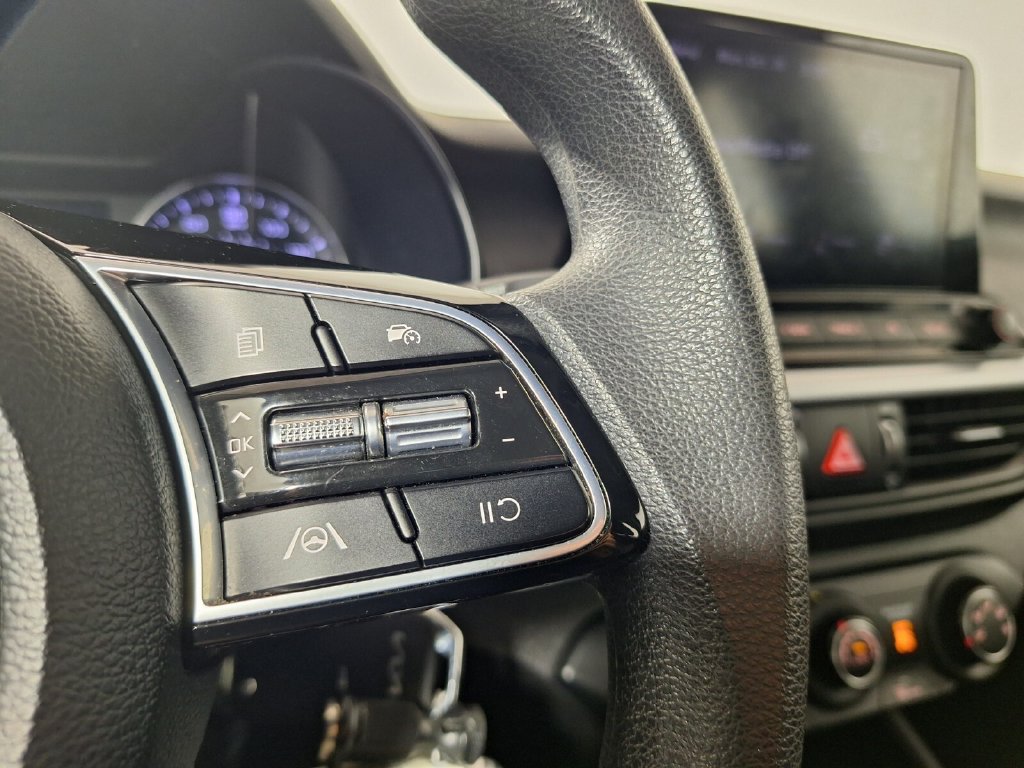 Used 2023 Kia Forte LXS w/ LXS Technology Package FWD image 16