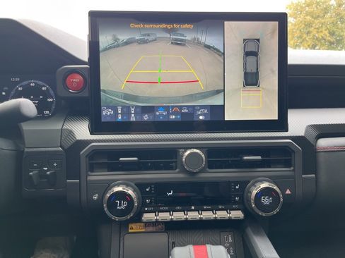 Used 2025 Toyota Tacoma TRD Sport image 20