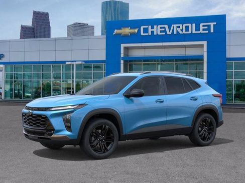 New 2026 Chevrolet Trax ACTIV FWD image 2