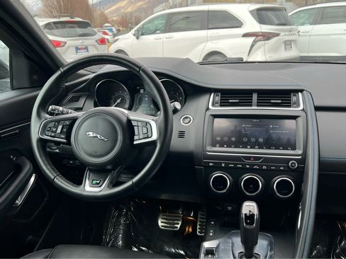 Used 2019 Jaguar E-PACE R-Dynamic SE image 24