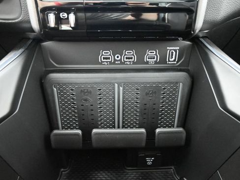 Used 2025 RAM 1500 Laramie w/ Night Edition AWD/4WD image 35