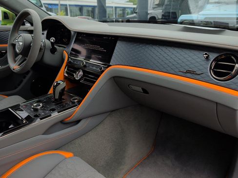 New 2025 Bentley Flying Spur Plug-In Hybrid AWD/4WD image 2