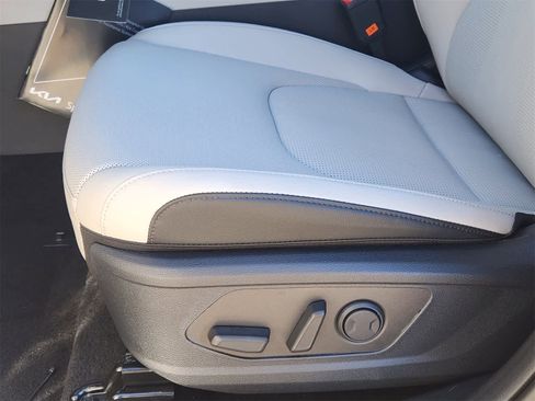 New 2026 Kia Sportage EX w/ EX Panorama Roof Package image 19