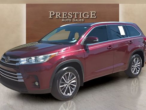Used 2018 Toyota Highlander XLE AWD/4WD image 13