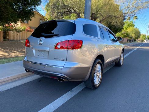 Used 2011 Buick Enclave CXL image 2