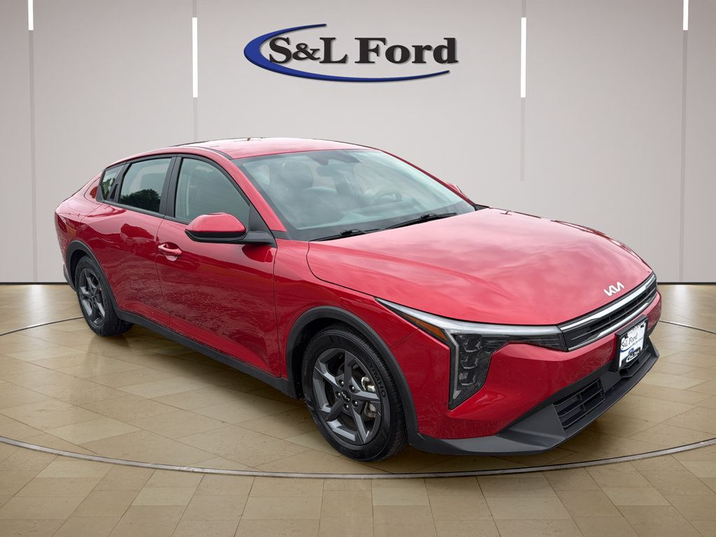 Used 2025 Kia K4 FWD image 11