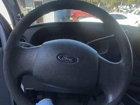 Used 2007 Ford E-250 and Econoline 250 Extended image 9