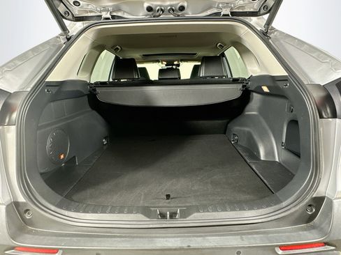 Used 2020 Toyota RAV4 XLE Premium AWD/4WD image 28
