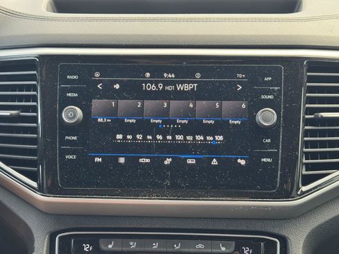 Used 2023 Volkswagen Atlas Cross Sport SE FWD image 34