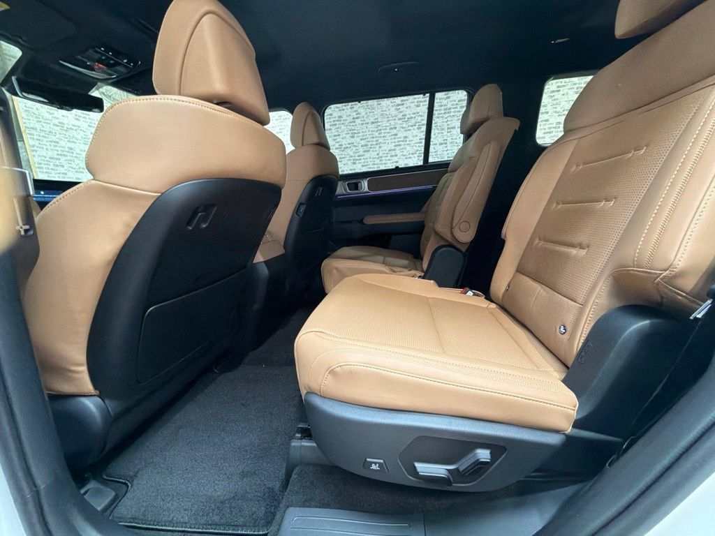 New 2027 Hyundai Santa Fe Calligraphy FWD image 15