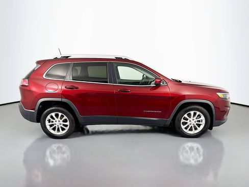 Used 2019 Jeep Cherokee Latitude w/ Cold Weather Group image 4